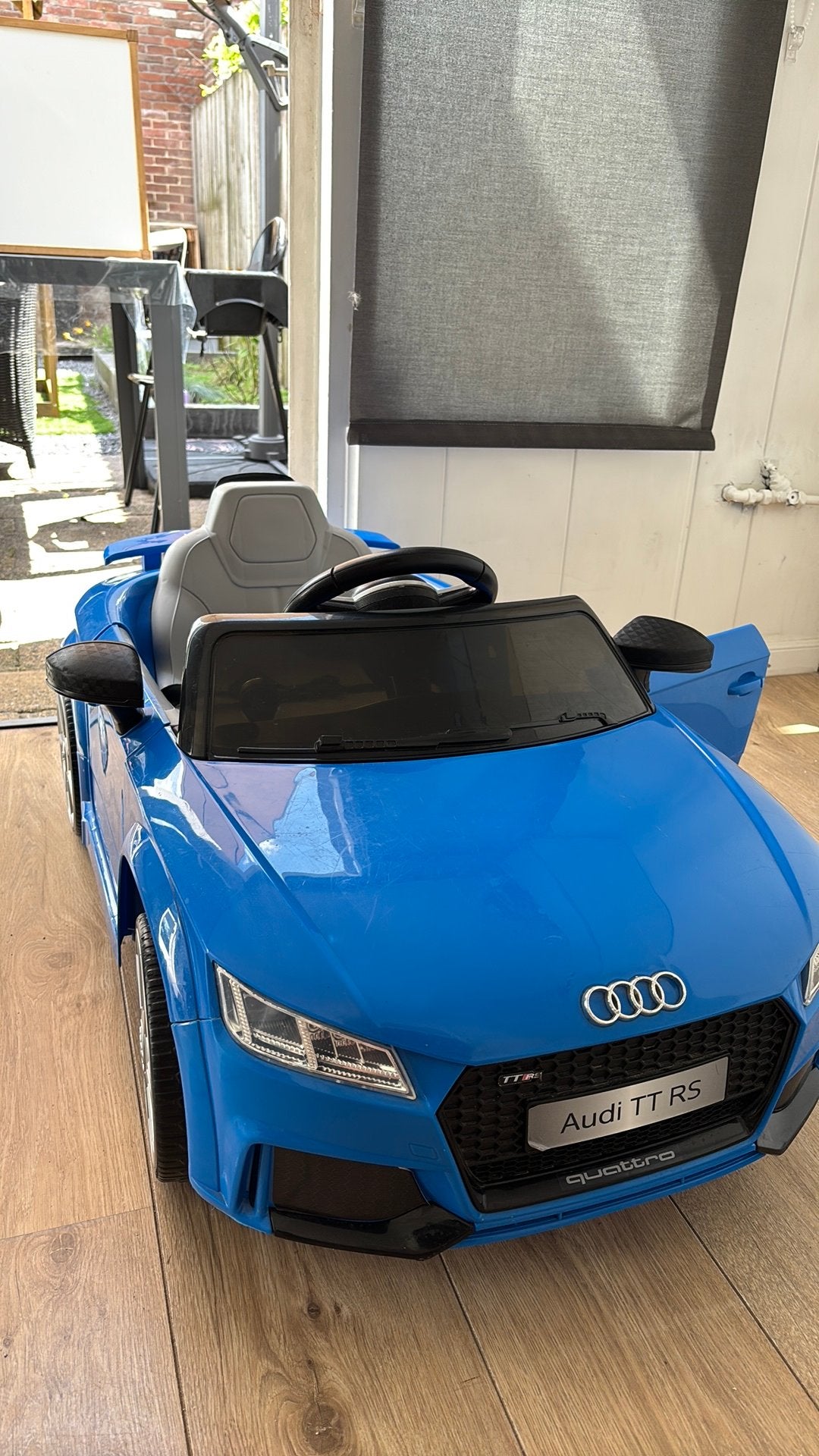 Elektrische speelgoed auto audi, Ophalen, Zo goed als nieuw