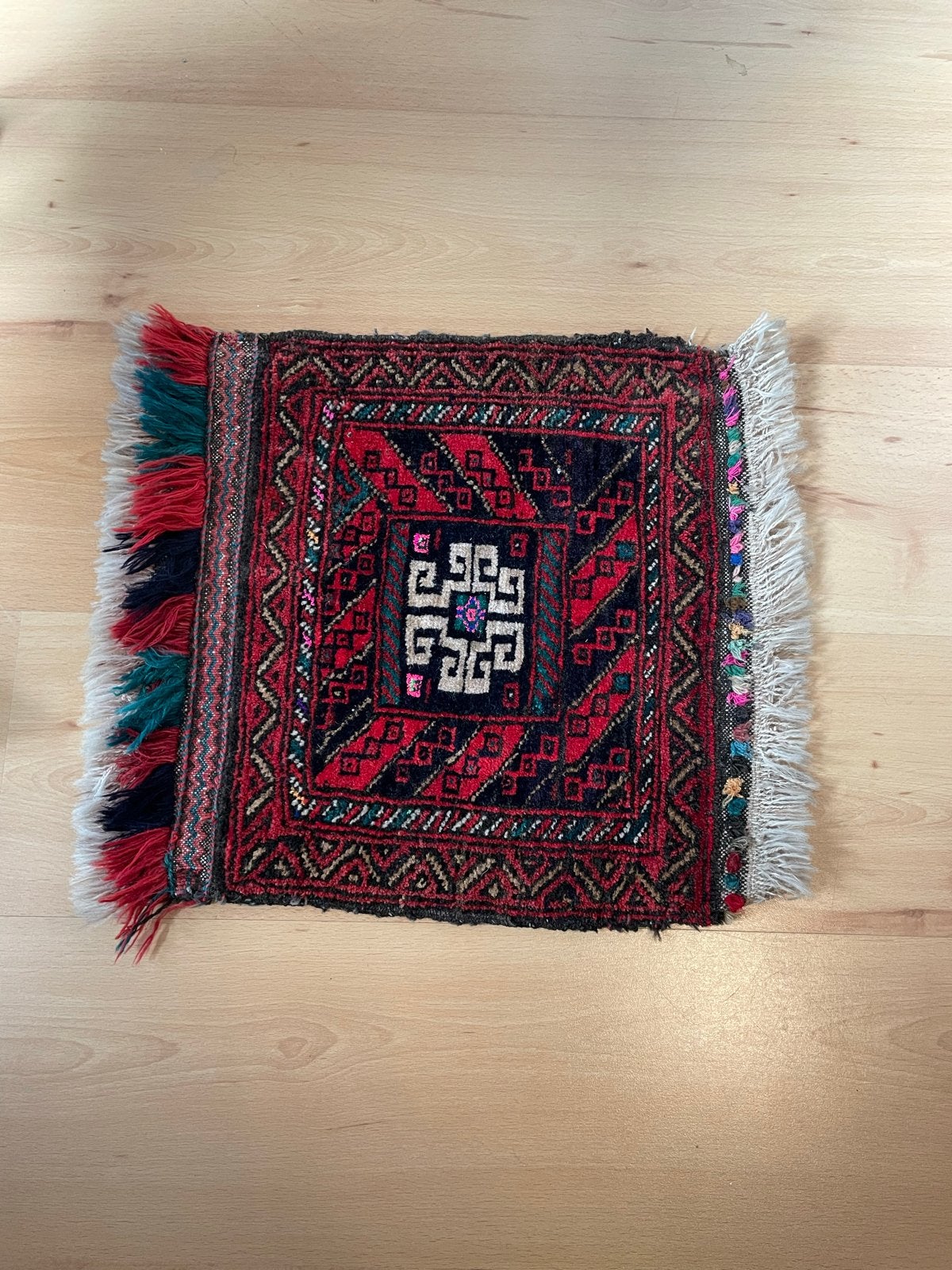 Vintage Iraans tafelkleedje (Baluch / Torba), Ophalen