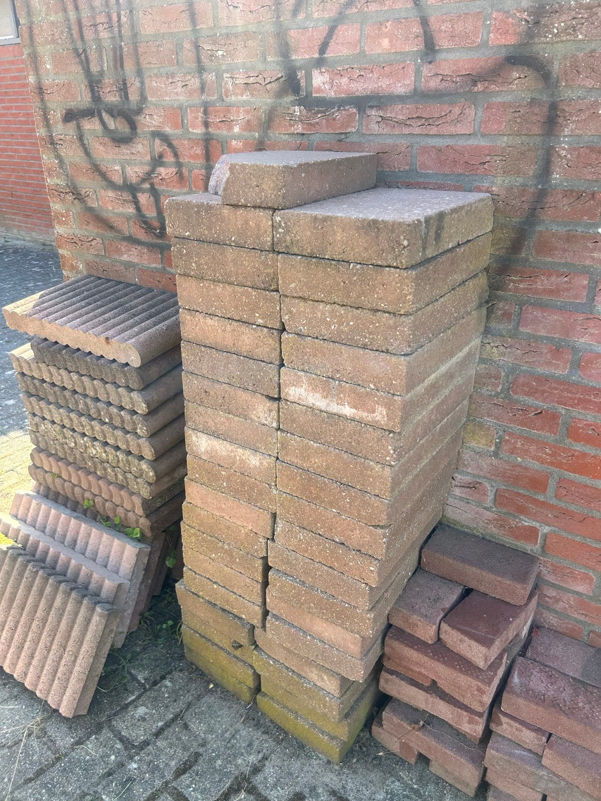 Gebruikte terrastegels en klinkers, diverse soorten, Ophalen, Gebruikt, 10 m² of meer, Beton