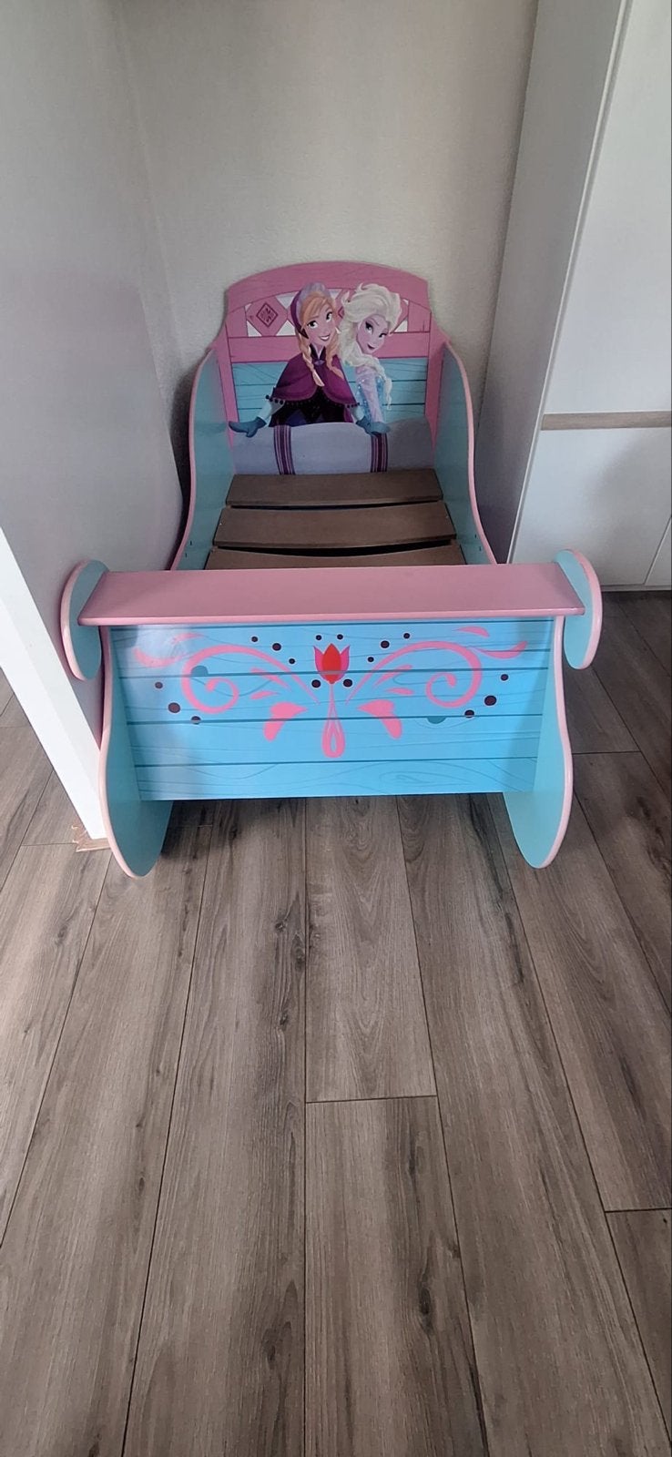 Kinderbed en Woonkamer Tafel, Ophalen, Gebruikt, Overige kleuren, Hout