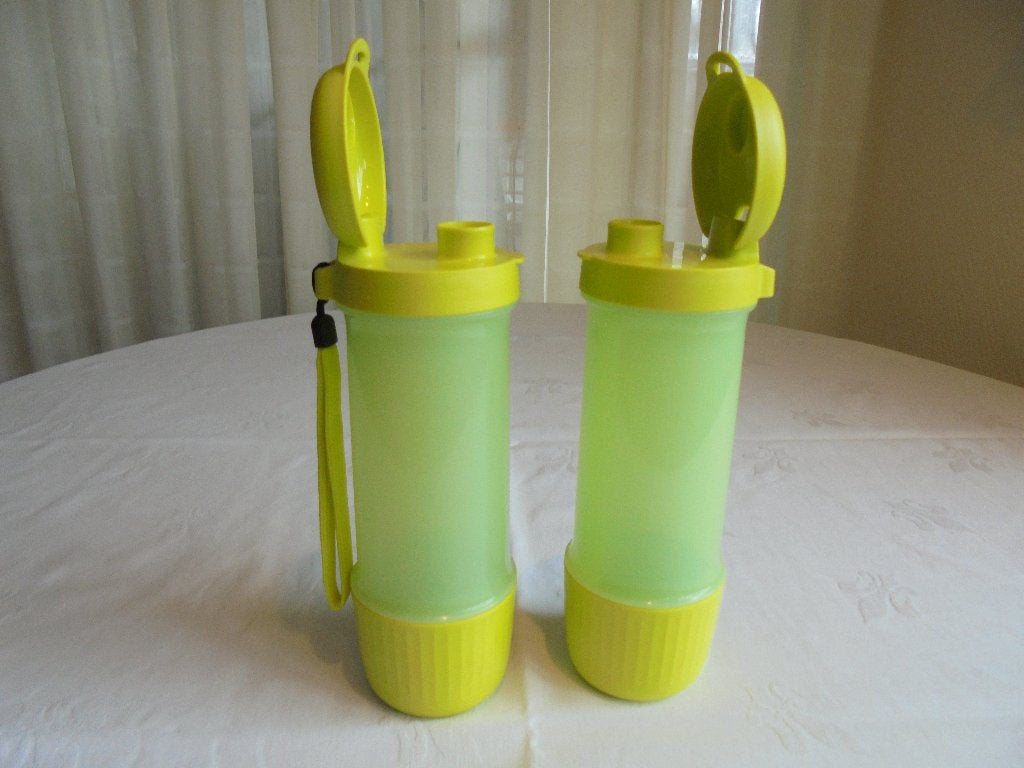 tupperware infuse  & Go bekers, Huis en Inrichting, Keuken | Tupperware, Zo goed als nieuw, Beker of Kan, Geel, Ophalen of Verzenden