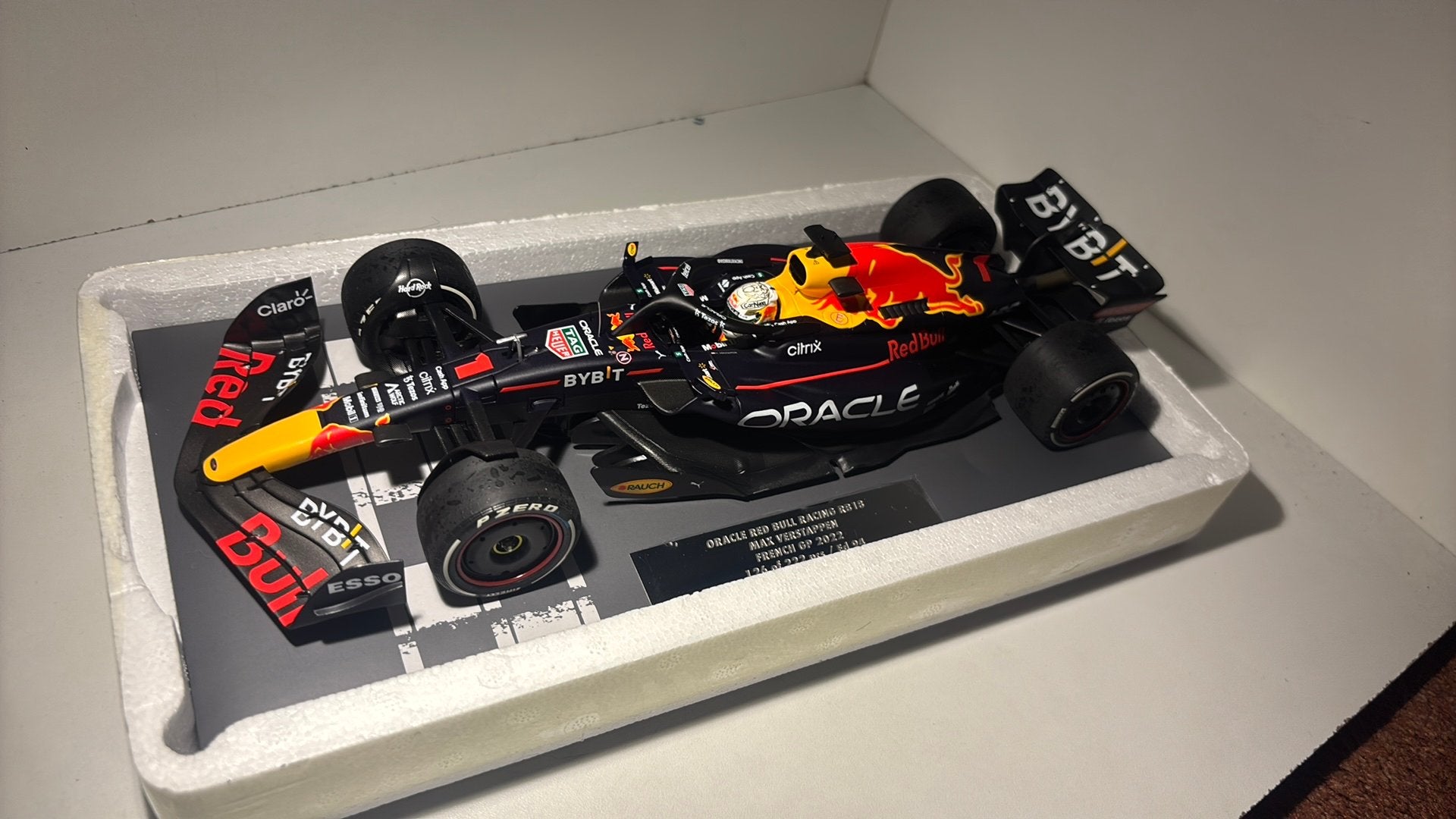 F1 red bull rb18 max Verstappen french 2022 minichamps 1.18