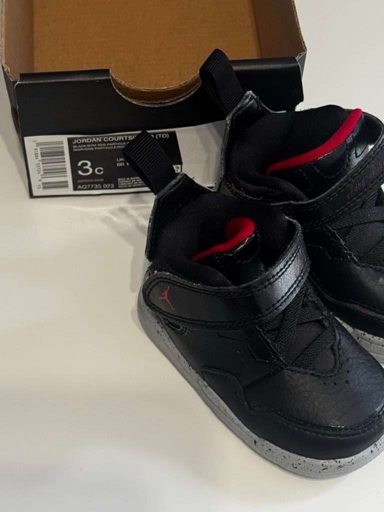 Nike Jordan Courtside 23 (TD) Babyschoenen - Zwart/Rood/Grij, Ophalen of Verzenden, Zo goed als nieuw, Jongetje of Meisje, Schoentjes