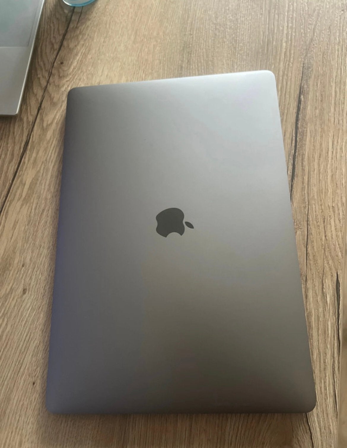 Foto 4 van Apple MacBookPro15"i7512GBSpaceGray Touch Bar/Parts / Repair