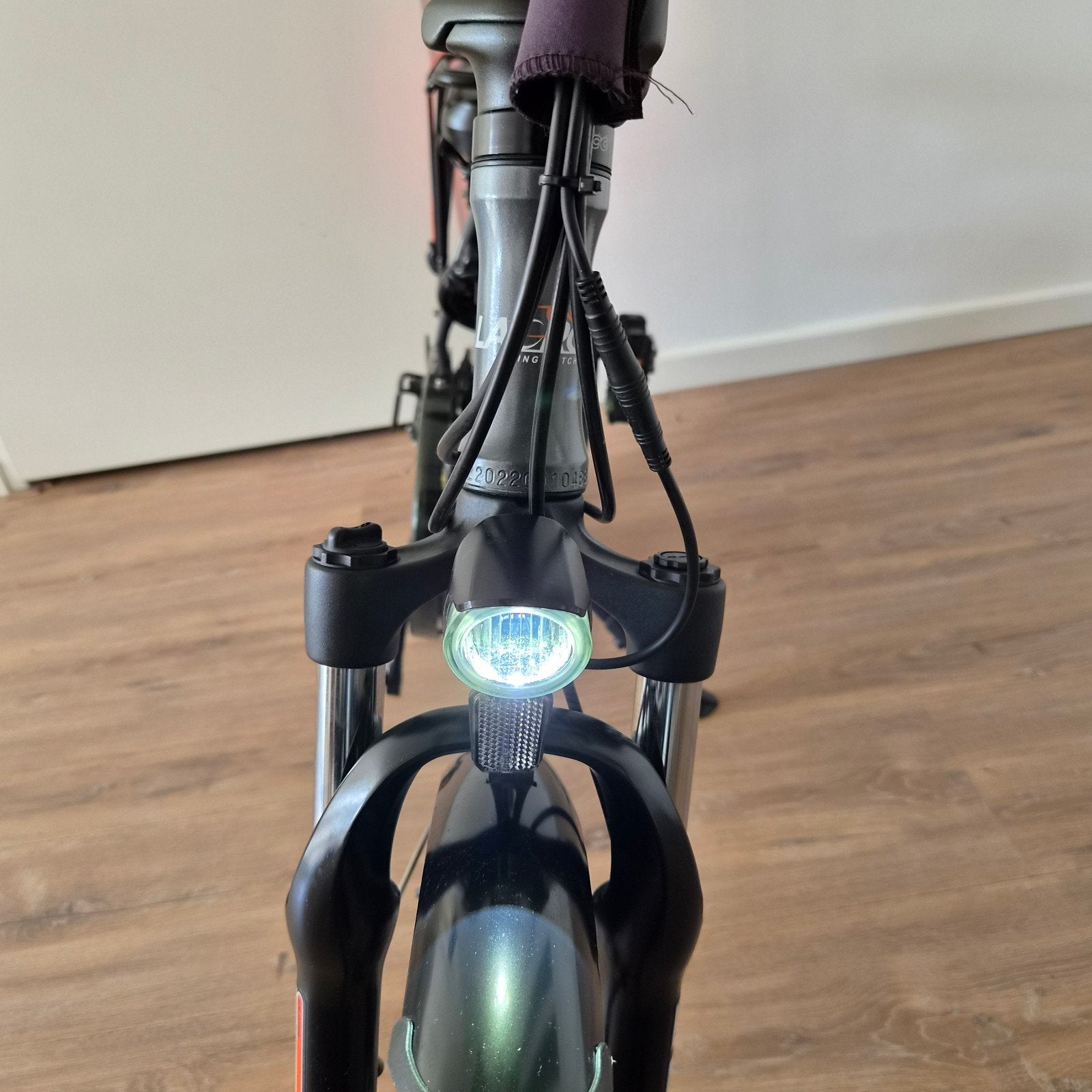 Foto 17 van 2x Z.G.A.N Lacros S200 elektrische vouwfietsen 15AH (20inch)