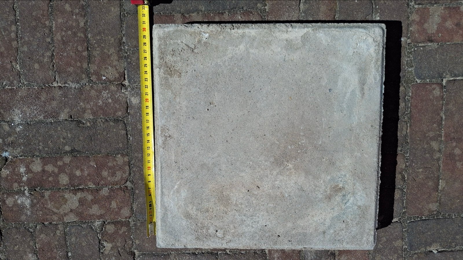Gratis af te halen: Dakterras-, stoep- en grindtegels, Ophalen, Gebruikt, Minder dan 5 m², Beton