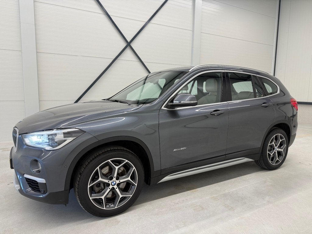 Bmw X1 XDRIVE20I HIGH EXEC. BJ.2018 PANO TREKHAAK HEAD-UP LE, Auto's, 1998 cc, Gebruikt, Euro 6, 2000 kg