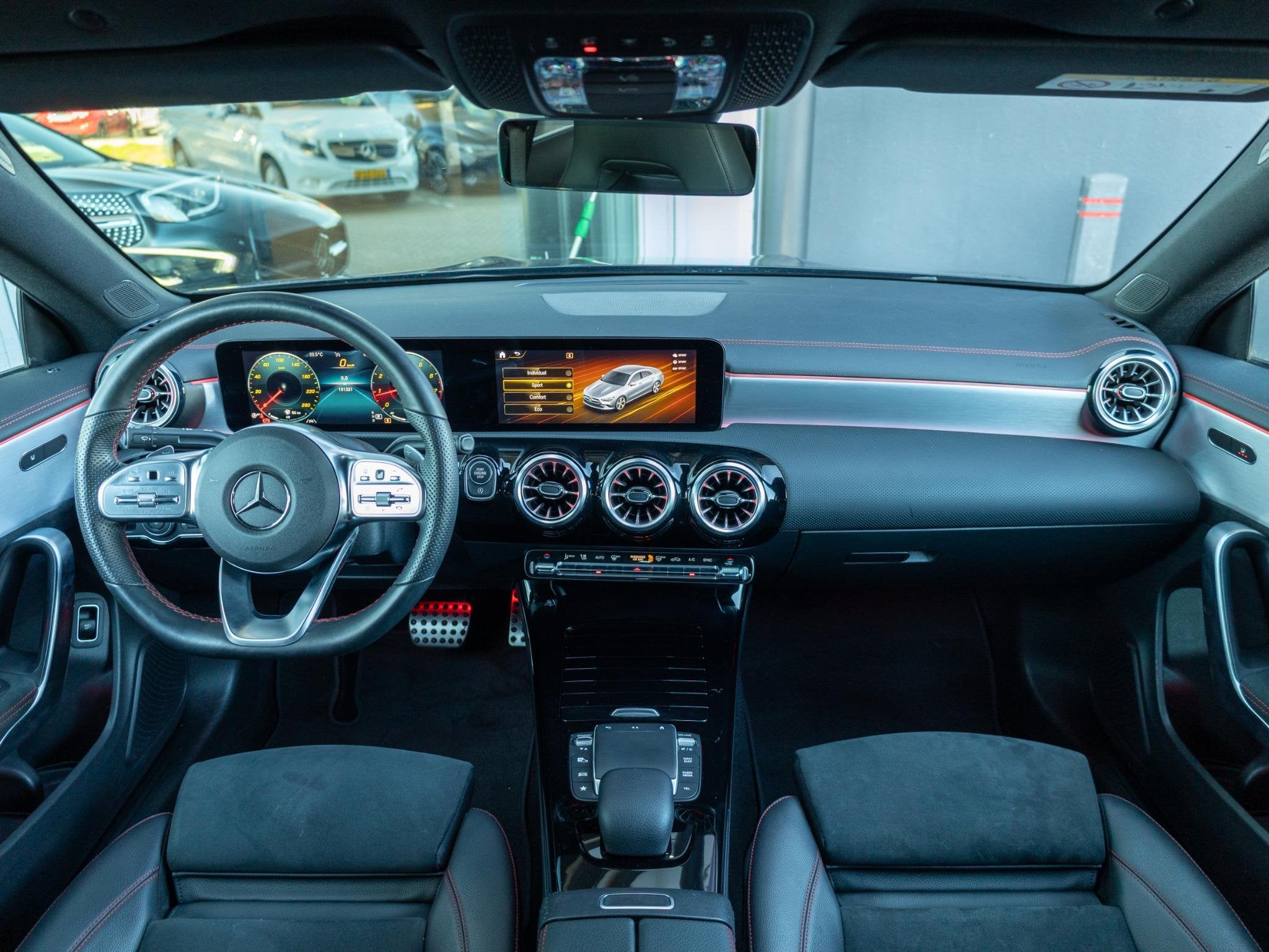 Mercedes-Benz CLA Coupé 180 Business Solution AMG, CLA, Gebruikt, 4 cilinders, Leder en Stof