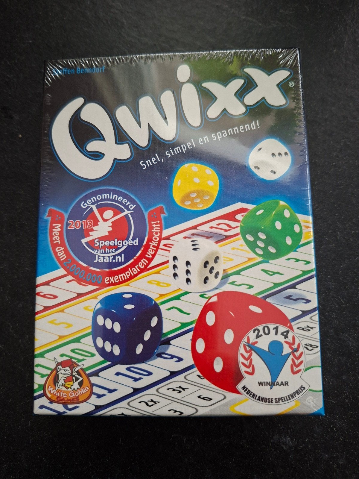 Qwixx dobbelspel - nieuw, Hobby en Vrije tijd, Gezelschapsspellen | Kaartspellen, Nieuw, Een of twee spelers, Drie of vier spelers