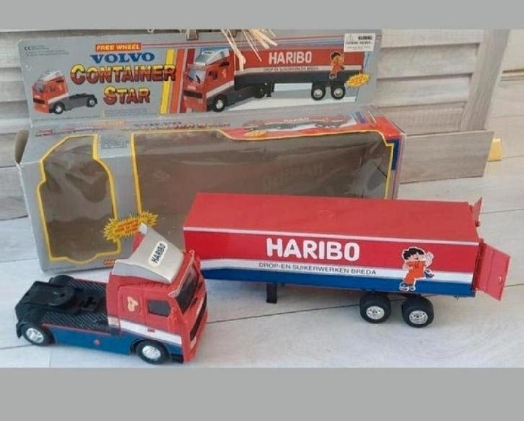 vrachtwagen Volvo Haribo NIEUW in de ovp leuk gaaf kadotip?, Hobby en Vrije tijd, Groter dan 1:32, Nieuw, Truck, Ophalen