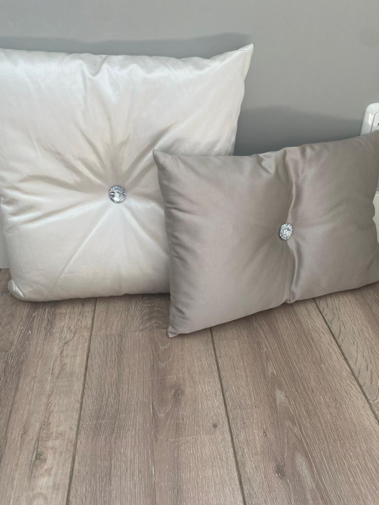Claudi kussens nieuw, Huis en Inrichting, Woonaccessoires | Kussens, Ophalen of Verzenden, Zo goed als nieuw, Vierkant