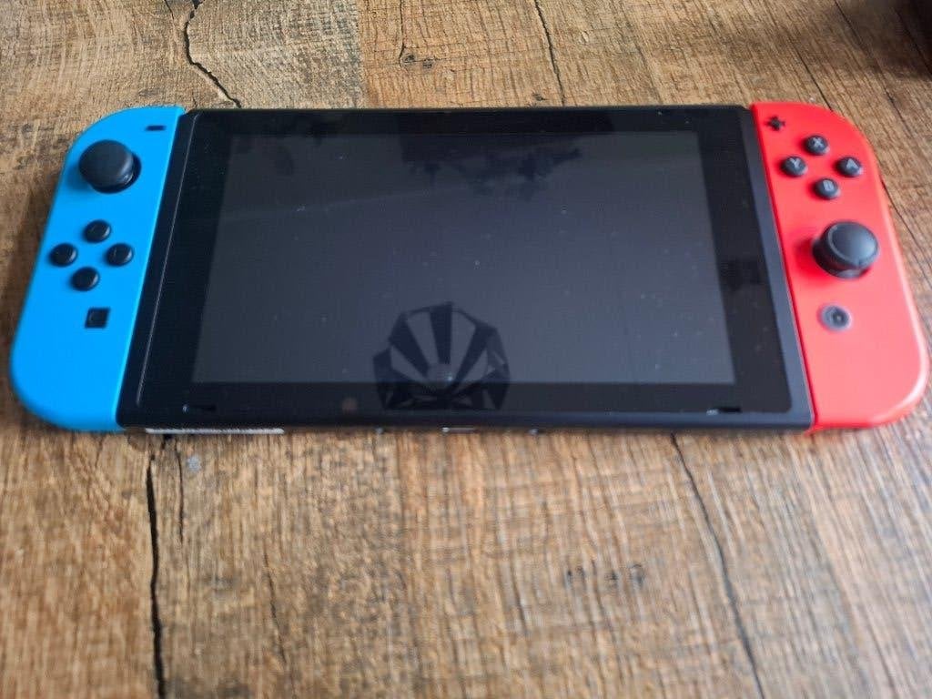 Nintendo switch (v2 betere accu) + stuurtjes, Ophalen, Zo goed als nieuw, Met 2 controllers, Switch Original