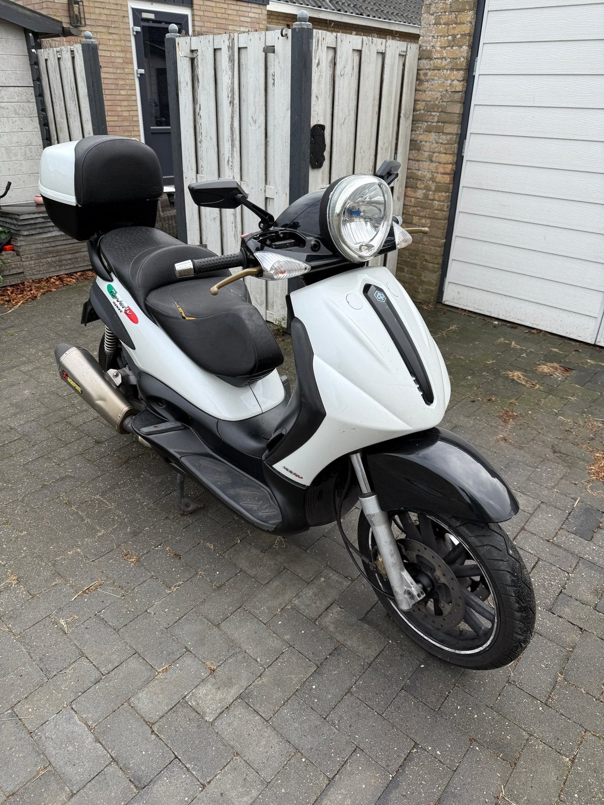 Piaggio beverly 500 - met Akrapovic uitlaat / J.Costa, Motoren, Scooter, Gebruikt, Particulier, Automaat