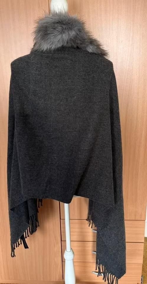 Rino en Pelle omslagdoek grijs[dm], Kleding | Dames, Ophalen of Verzenden, Zo goed als nieuw, Maat 46/48 (XL) of groter, Sjaal