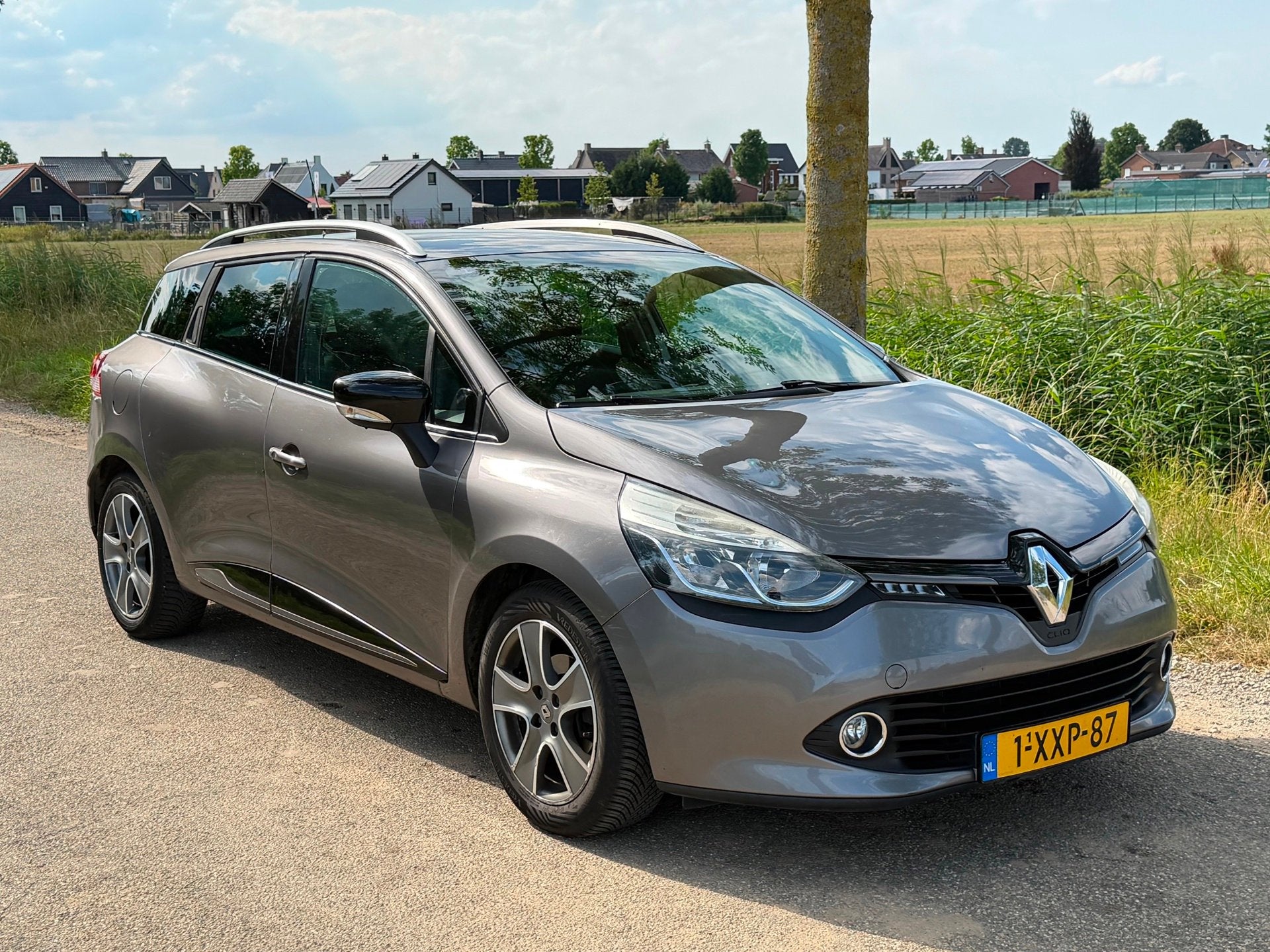 Renault Clio Estate 0.9 TCe Night&Day APK 07-2027 Airco NAP, Voorwielaandrijving, Stof, Zwart, Origineel Nederlands