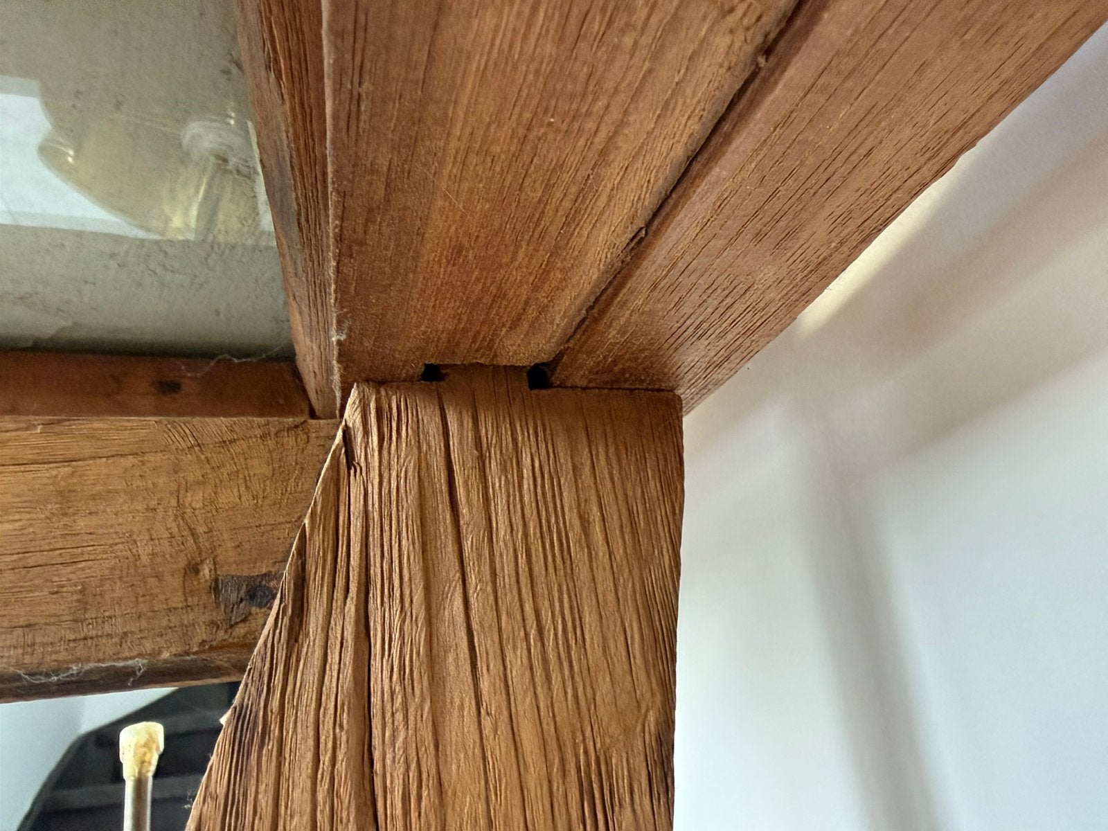 Foto 4 van Dure Teak side tafel (+\- 400 jaar oud)