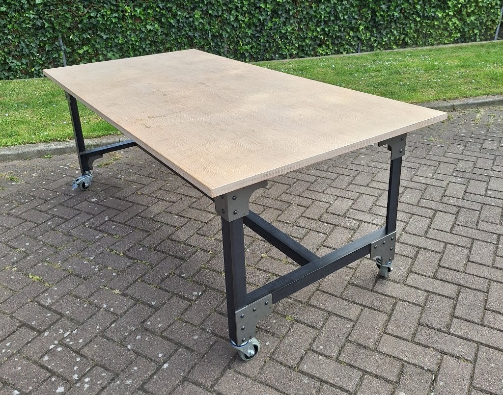 Industrieel metaal werktafel of eettafel, Doe-het-zelf en Verbouw, Werkbanken, Ophalen, Gebruikt, 70 tot 120 cm