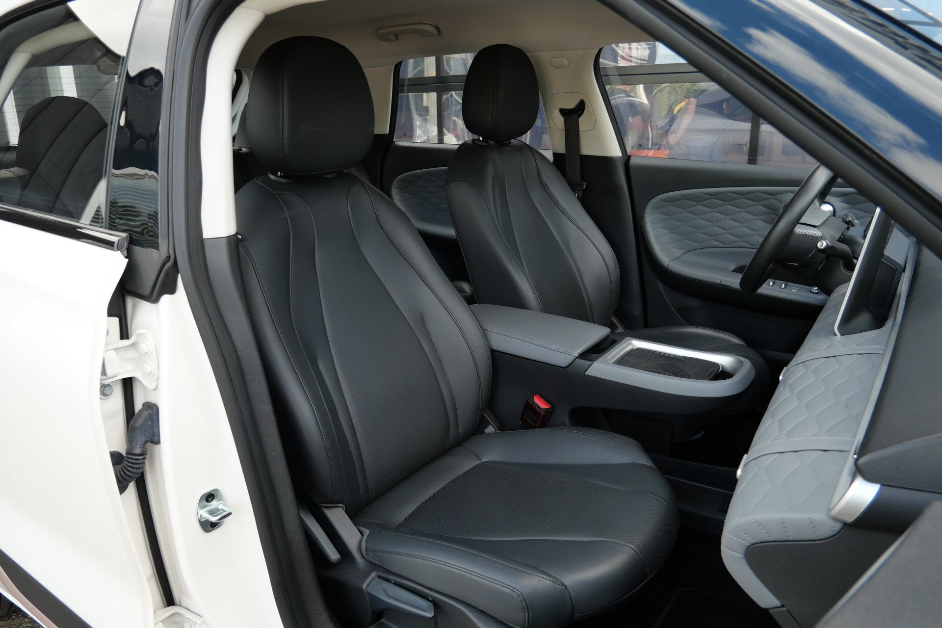 Dongfeng Box Launch Edition 42 kWh | 360° | Memory | Leder, Auto's, Gebruikt, 95 pk, Wit, 650 kg