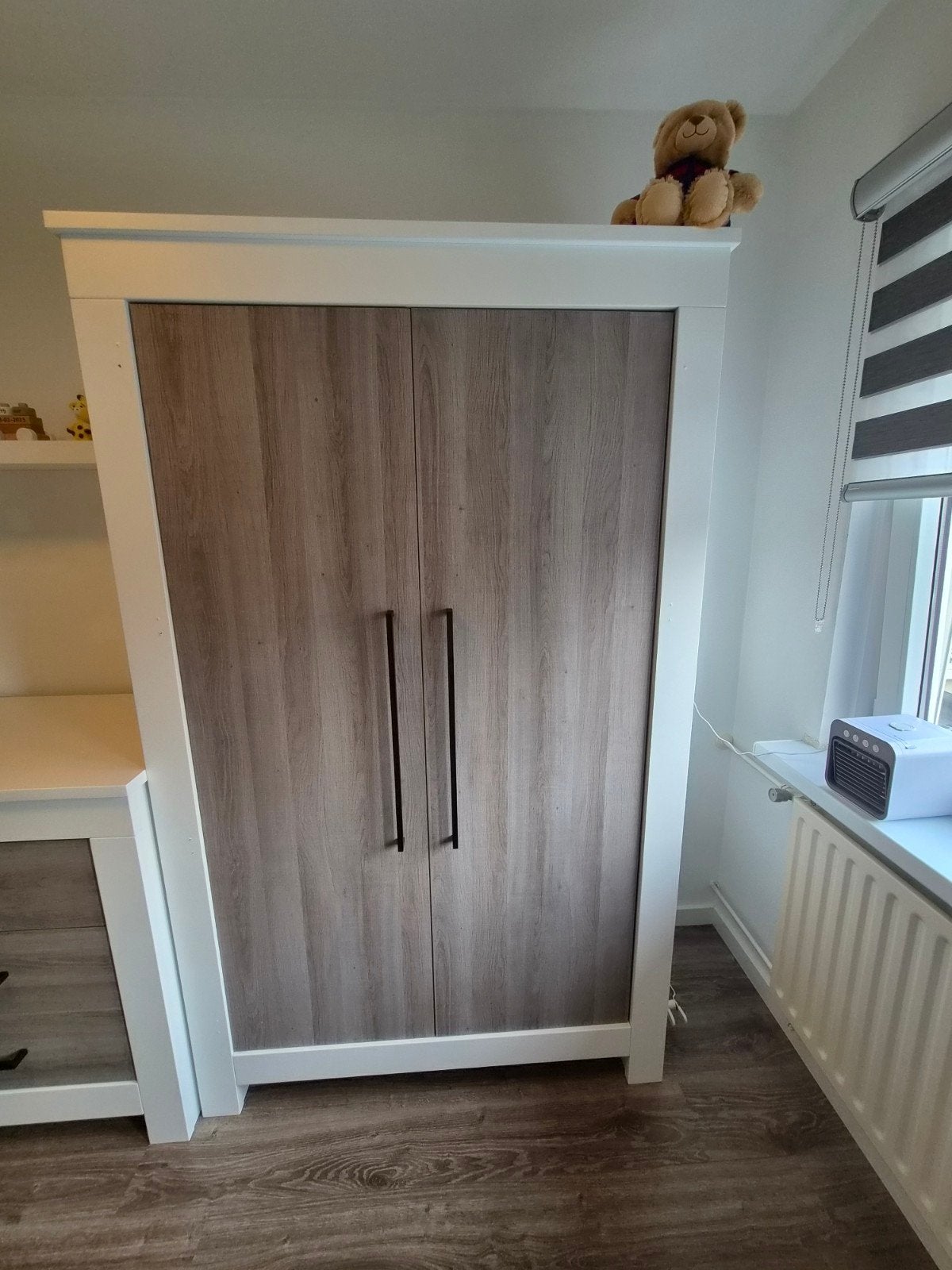 Stresa Kledingkast Babydump - Gebruikt maar functioneel, Ophalen, Met deur(en), Gebruikt, 100 tot 150 cm