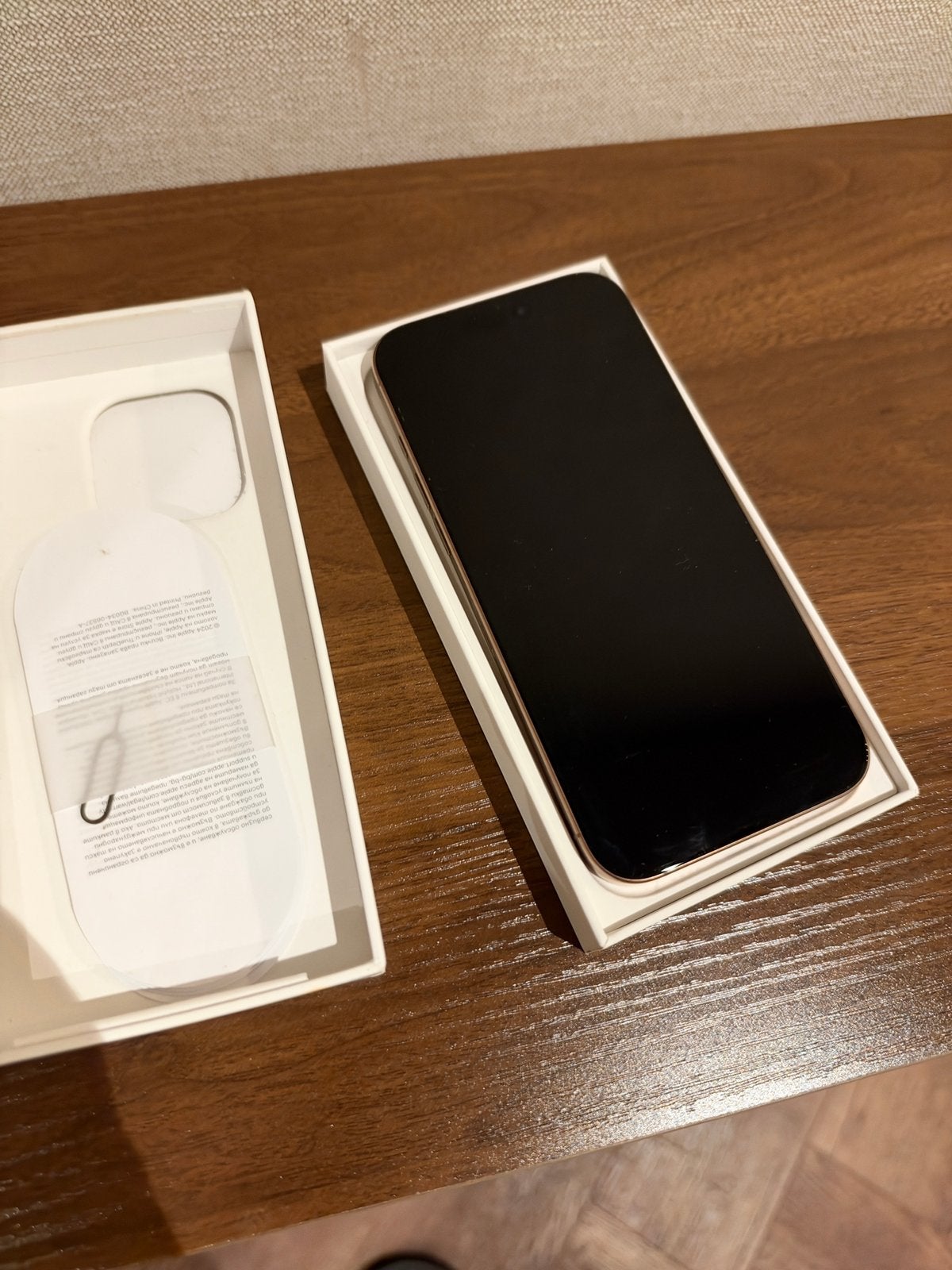 Foto 3 van Iphone 16 pro max 256gb desert titanium