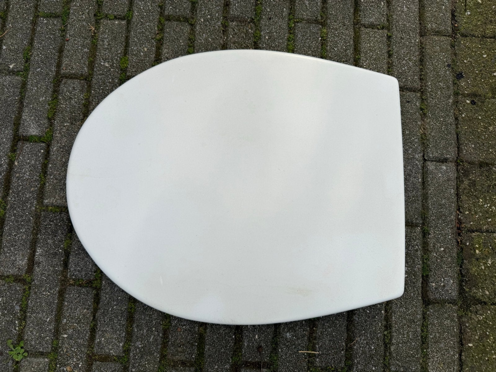 Mat witte massieve toiletbril, Ophalen, Gebruikt, Toilet