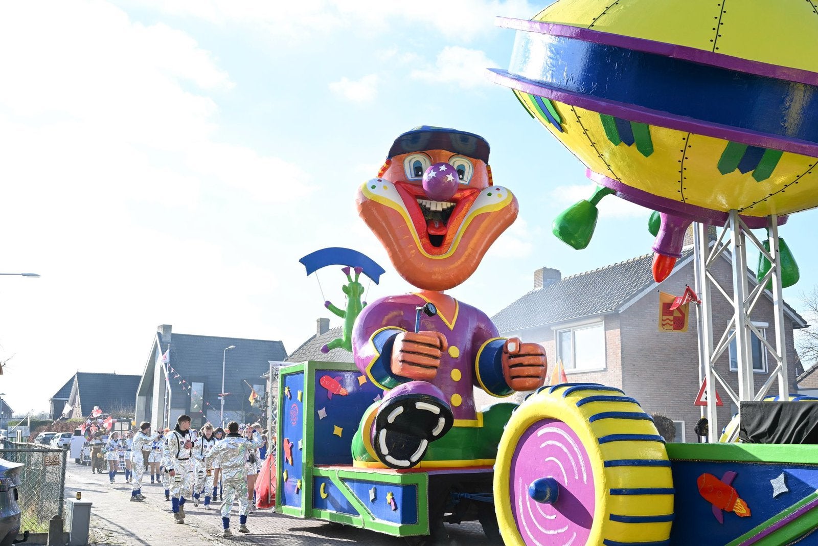 Zelfrijdende carnavalswagen - ruimte/astronauten, Drie personen of meer, Ticket of Toegangskaart