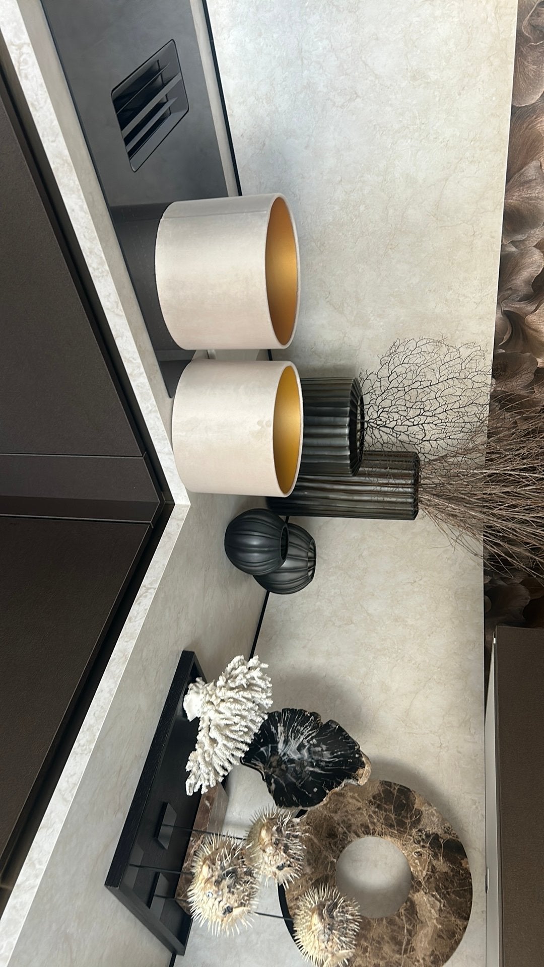 2 mooie beige vetvel lampenkappen nieuw 25 x18, Huis en Inrichting, Ophalen of Verzenden, Zo goed als nieuw, Beige