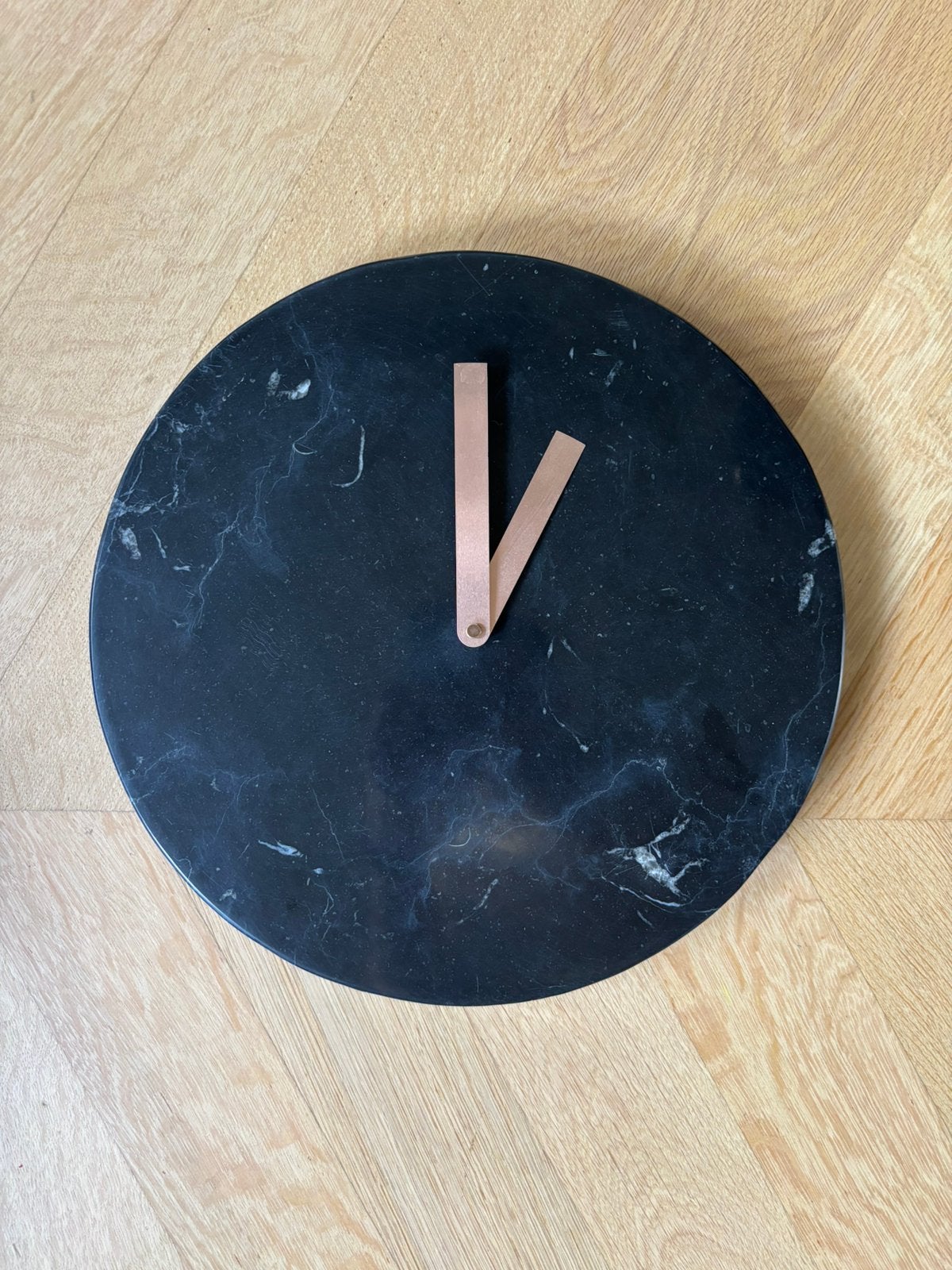 Zwarte, marmeren klok - 35 cm, Ophalen, Analoog, Werkt op batterijen, Zwart