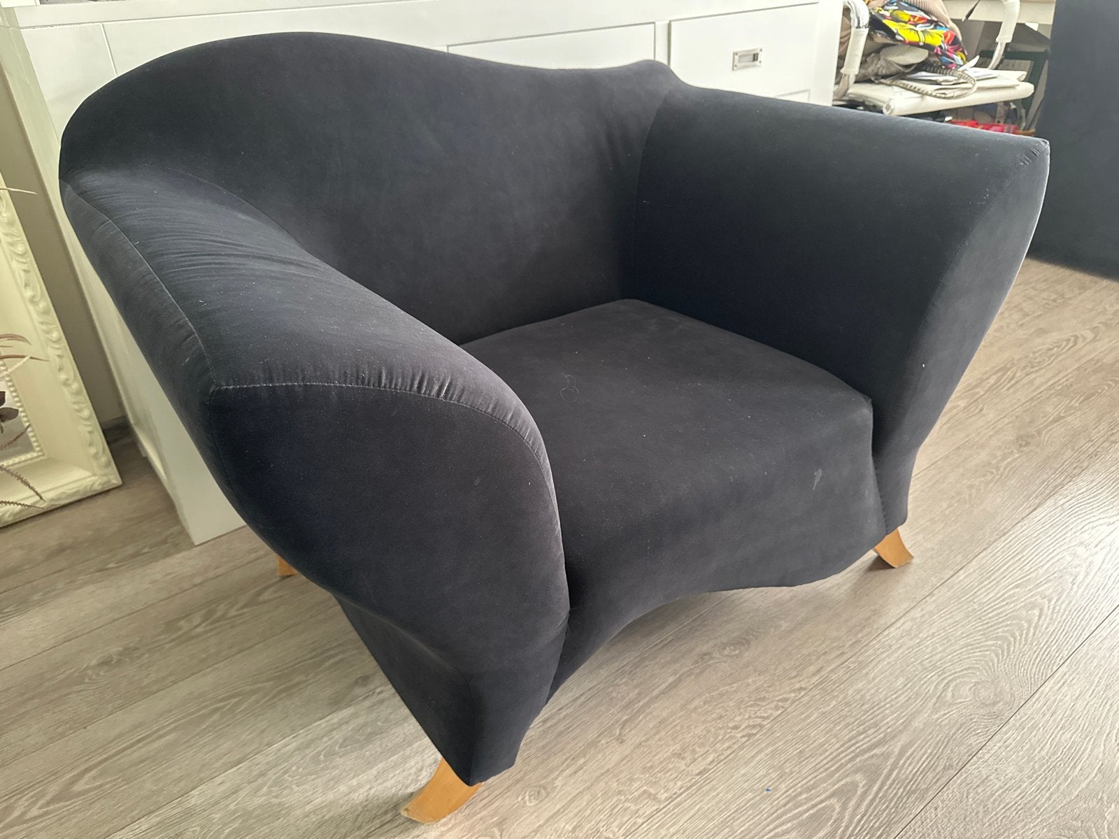 Comfortabele Loveseat - Gebruikt -zwart, Huis en Inrichting, Banken | Bankstellen, Ophalen, Tweepersoons, 75 tot 100 cm, Rechte bank