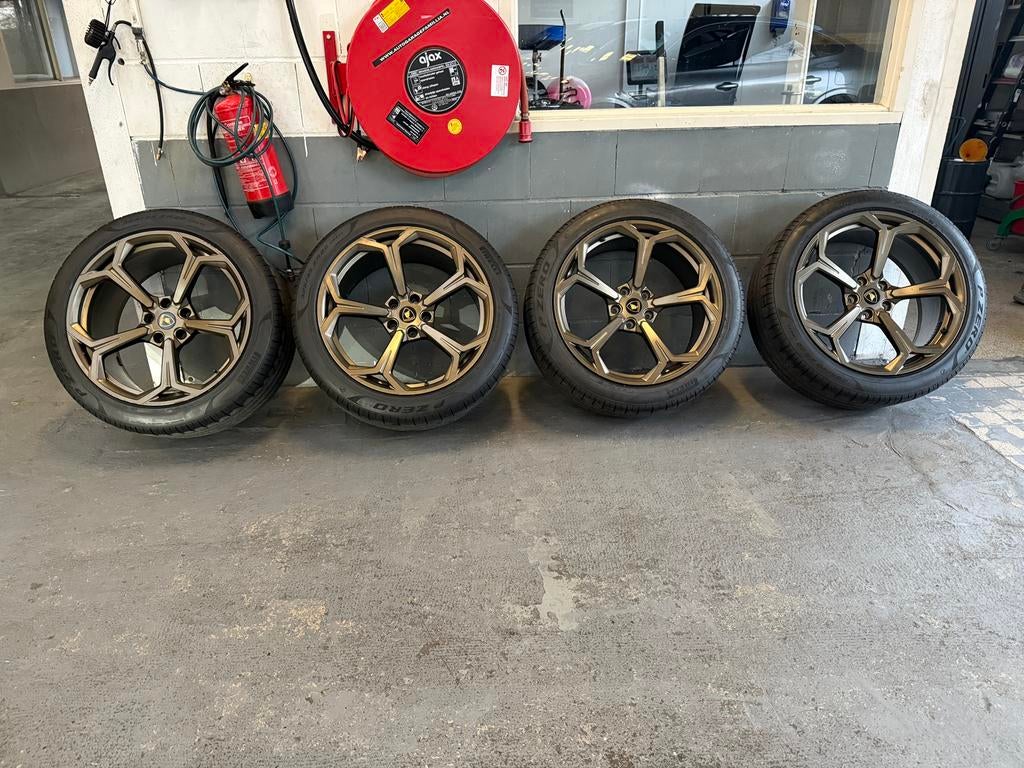 Lamborghini Urus Zomer Velgen 22 inch, Ophalen of Verzenden, Overige maten, Zomerbanden, Banden en Velgen