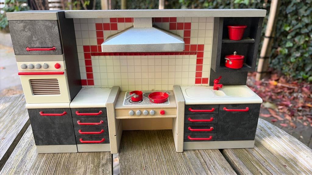 Luxe poppenkeuken, Ophalen, Zo goed als nieuw, Poppenhuis