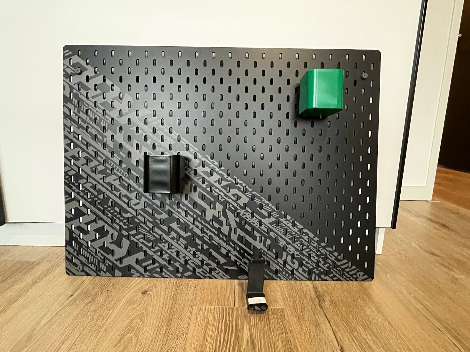 IKEA UPPSPEL Pegboard Zwart met Accessoires, Huis en Inrichting, Woonaccessoires | Wandplanken en Boekenplanken, Ophalen, Gebruikt