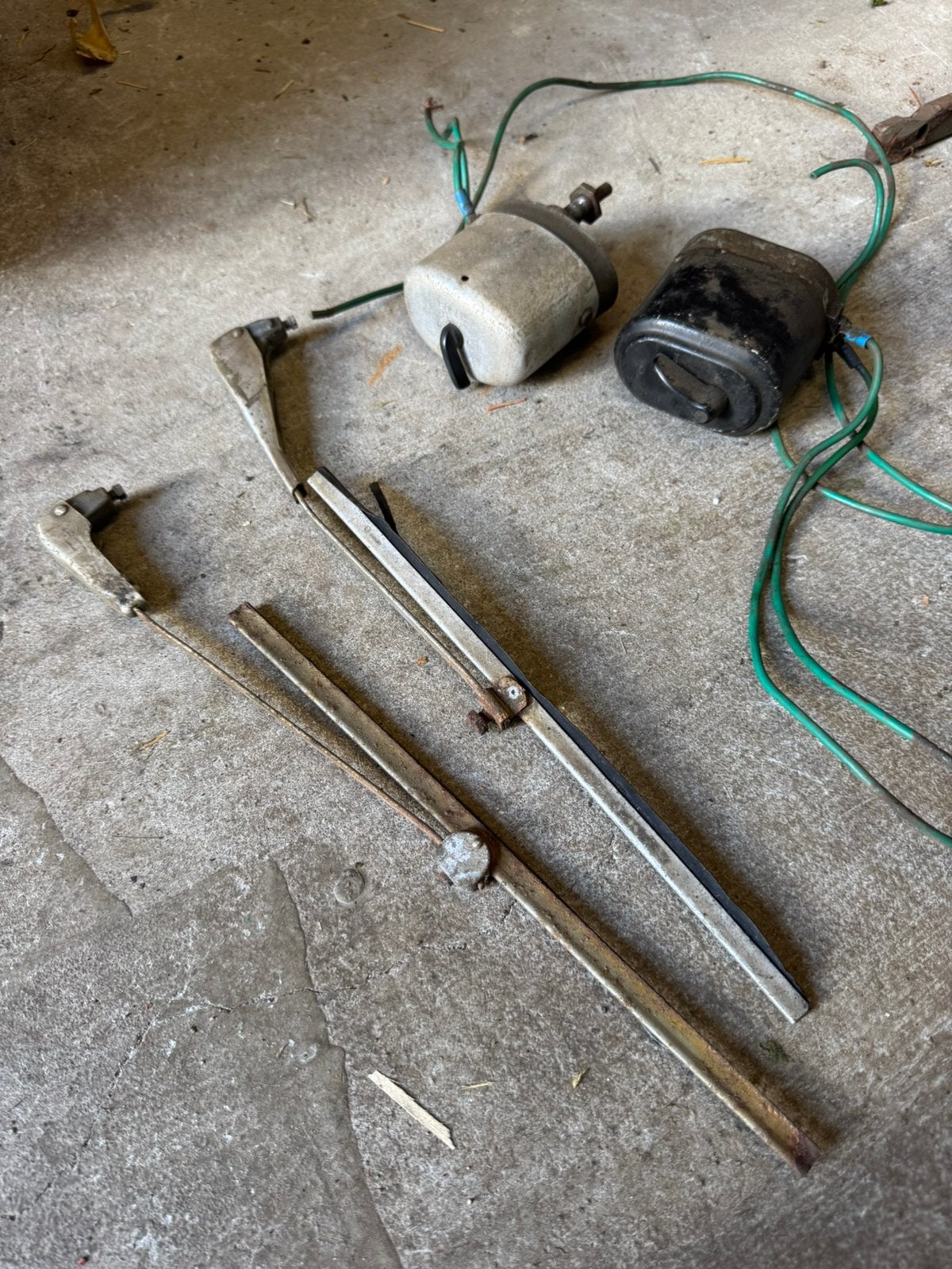 2x elektrische ruitenwissermotor oldtimer Bosch, Ophalen, Gebruikt