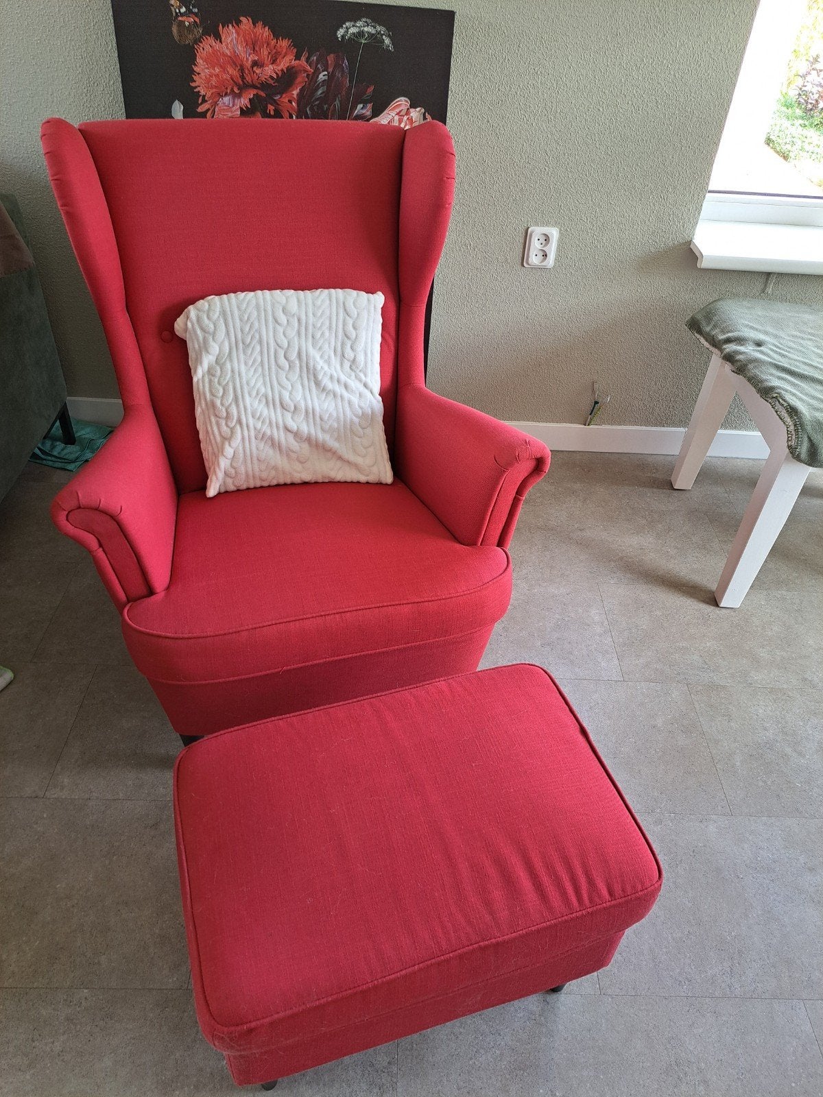 IKEA Strandmon oorfauteuil rood met voetenbank, Huis en Inrichting, Ophalen, Modern, Klassiek, Gebruikt, 75 tot 100 cm
