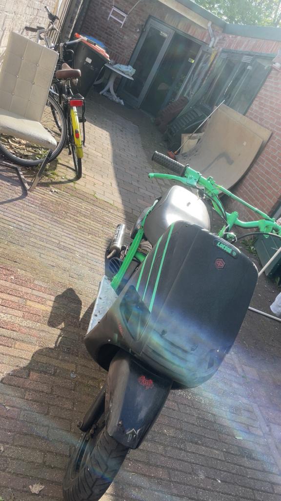70 cc Piaggio zip type 3 (trekt harde autowheelies), Fietsen en Brommers, Scooters | Piaggio, Zo goed als nieuw, Zip, Tweetakt