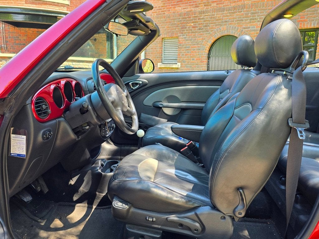 Chrysler PT Cruiser Cabrio 2.4i Limited LEER/airco *apk:08-2, Auto's, Chrysler, Voorwielaandrijving, 450 kg, Gebruikt, Handgeschakeld
