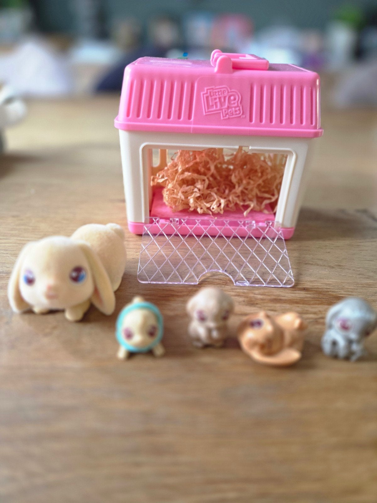 Little Live Pets Konijn met draagkooi en mini diertjes, Ophalen of Verzenden, Gebruikt, Jongen of Meisje