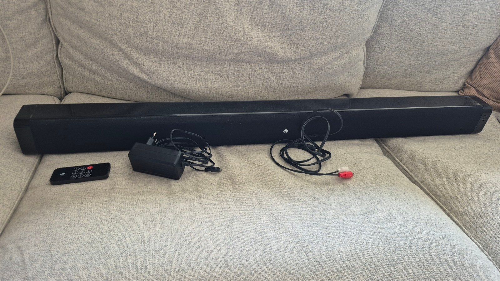 Soundbar met afstandsbediening en kabels van Dutch Originals, Audio, Tv en Foto, Ophalen of Verzenden, Bluetooth, Gebruikt