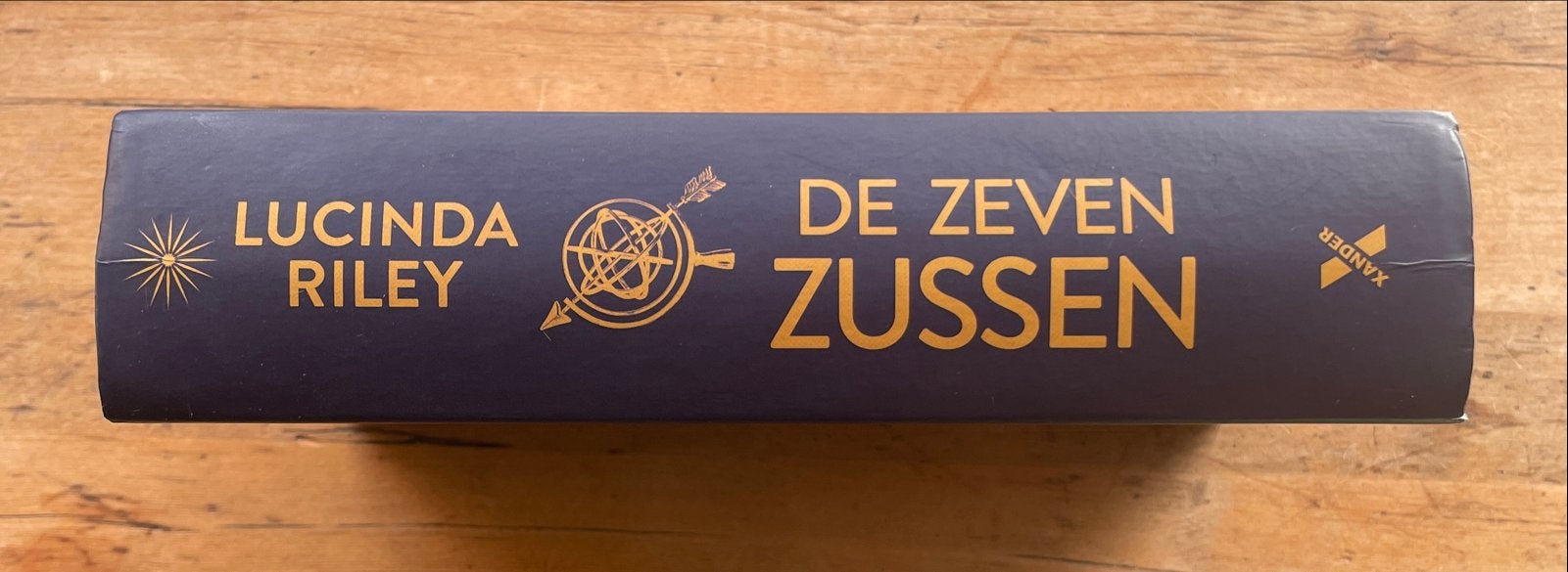 De Zeven Zussen - Lucinda Riley (Hardcover), Ophalen of Verzenden, Zo goed als nieuw, Nederland