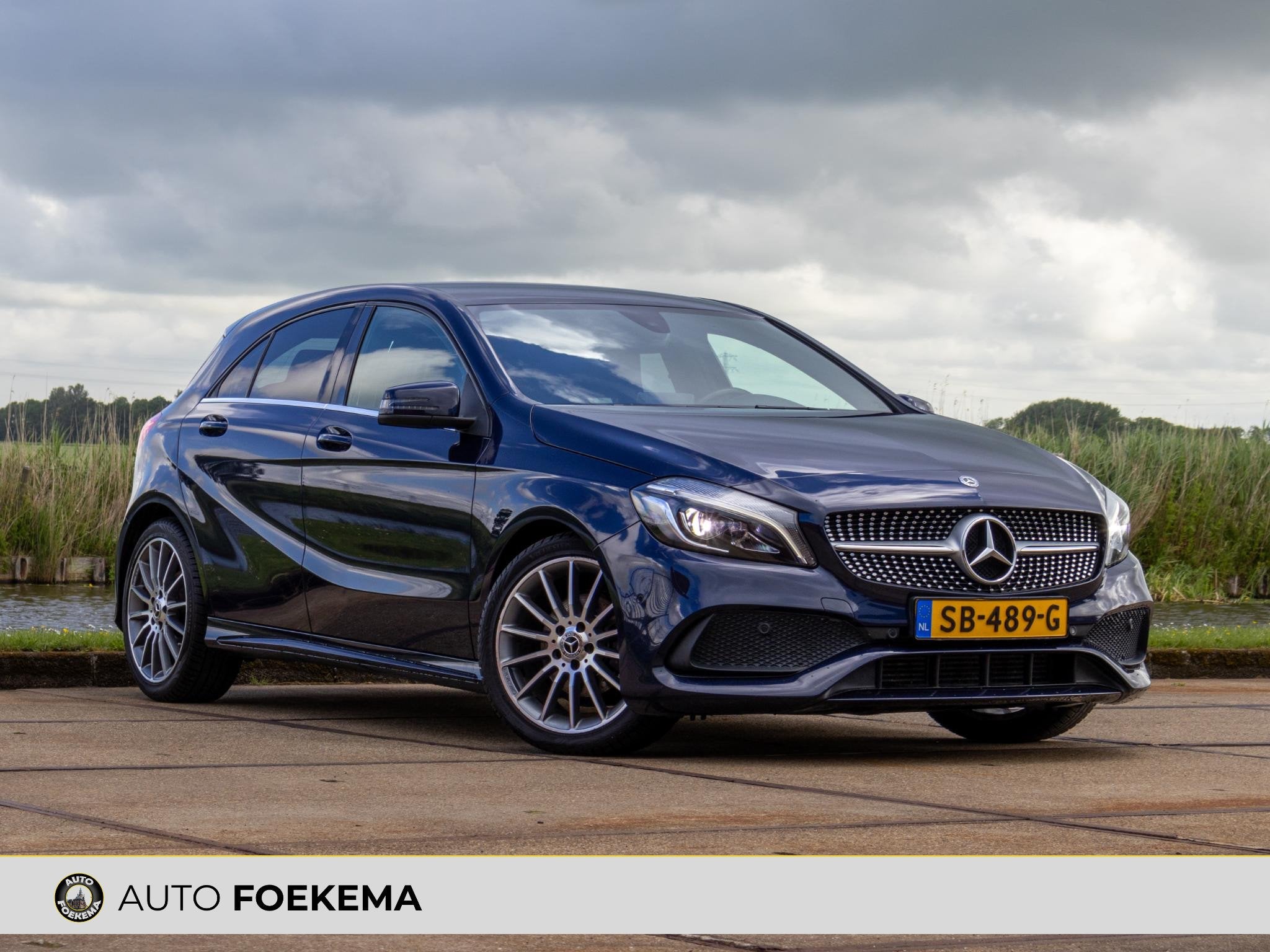 Mercedes-Benz A-klasse 180 Sport Edition AMG 18" LED, Lichtsensor, Gebruikt, 4 cilinders, Blauw