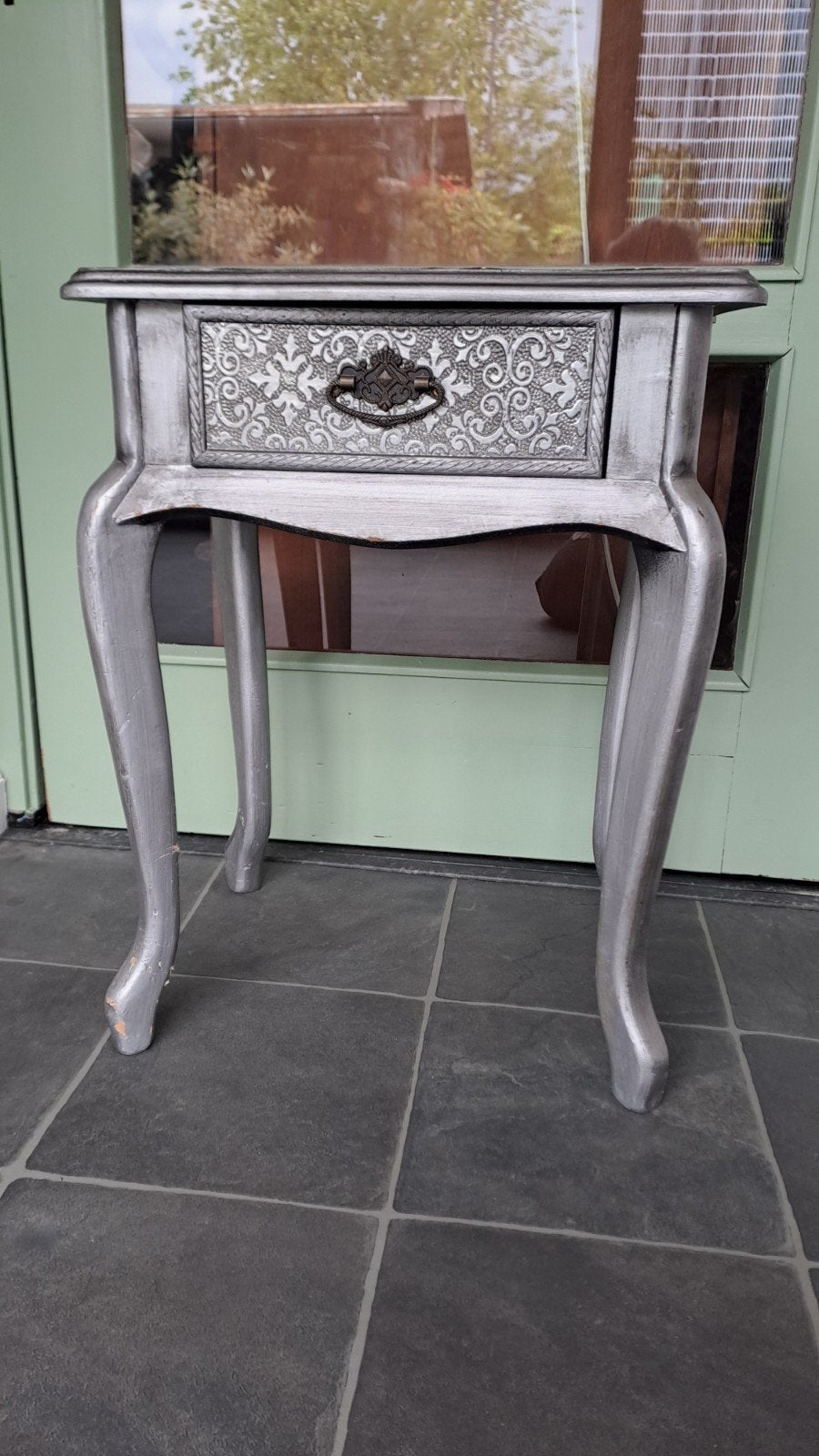 Zilverkleurig kastje met lade - sierlijk design, Ophalen, Gebruikt, Minder dan 45 cm, Onbekend