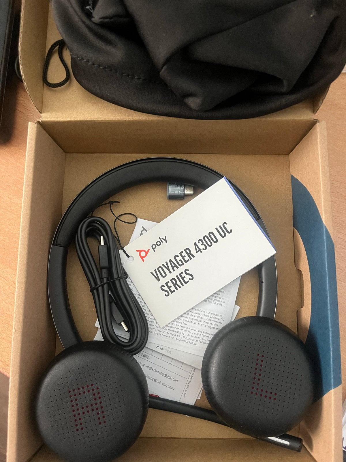 Poly Voyager 4320 UC Headset -  nieuw, Ophalen of Verzenden, Zo goed als nieuw, Overige merken, Draadloos