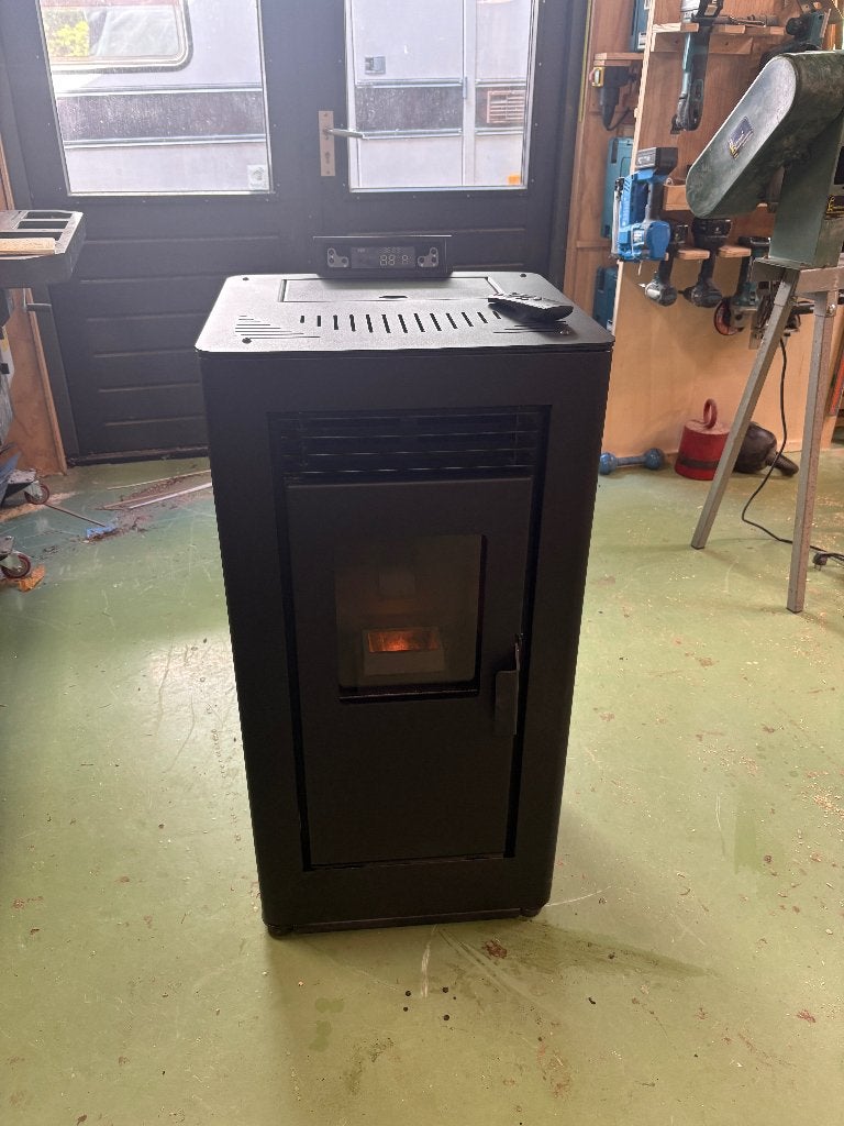 Pelletkachel 3 tot 9kW uit 2024, Ophalen, Overige brandstoffen, Zo goed als nieuw, Pelletkachel
