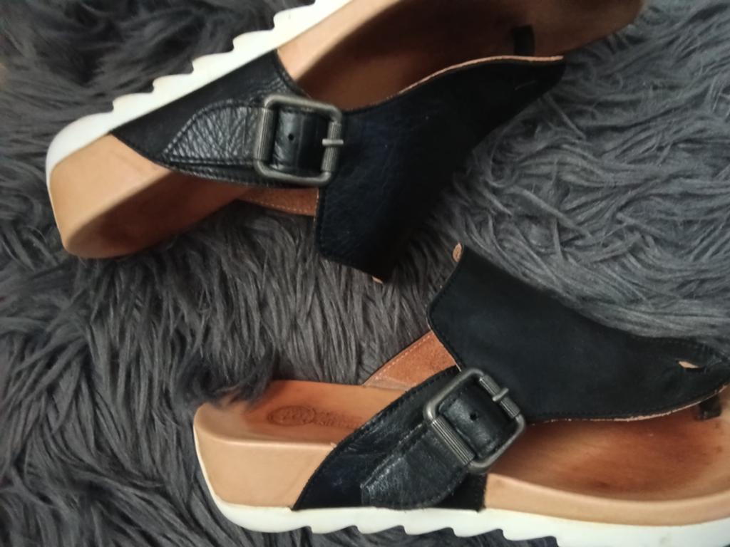 Leren teen slippers zwart 39 *Maca Kitzbühel*, Maca Kitzbühel, Ophalen of Verzenden, Zo goed als nieuw, Instappers