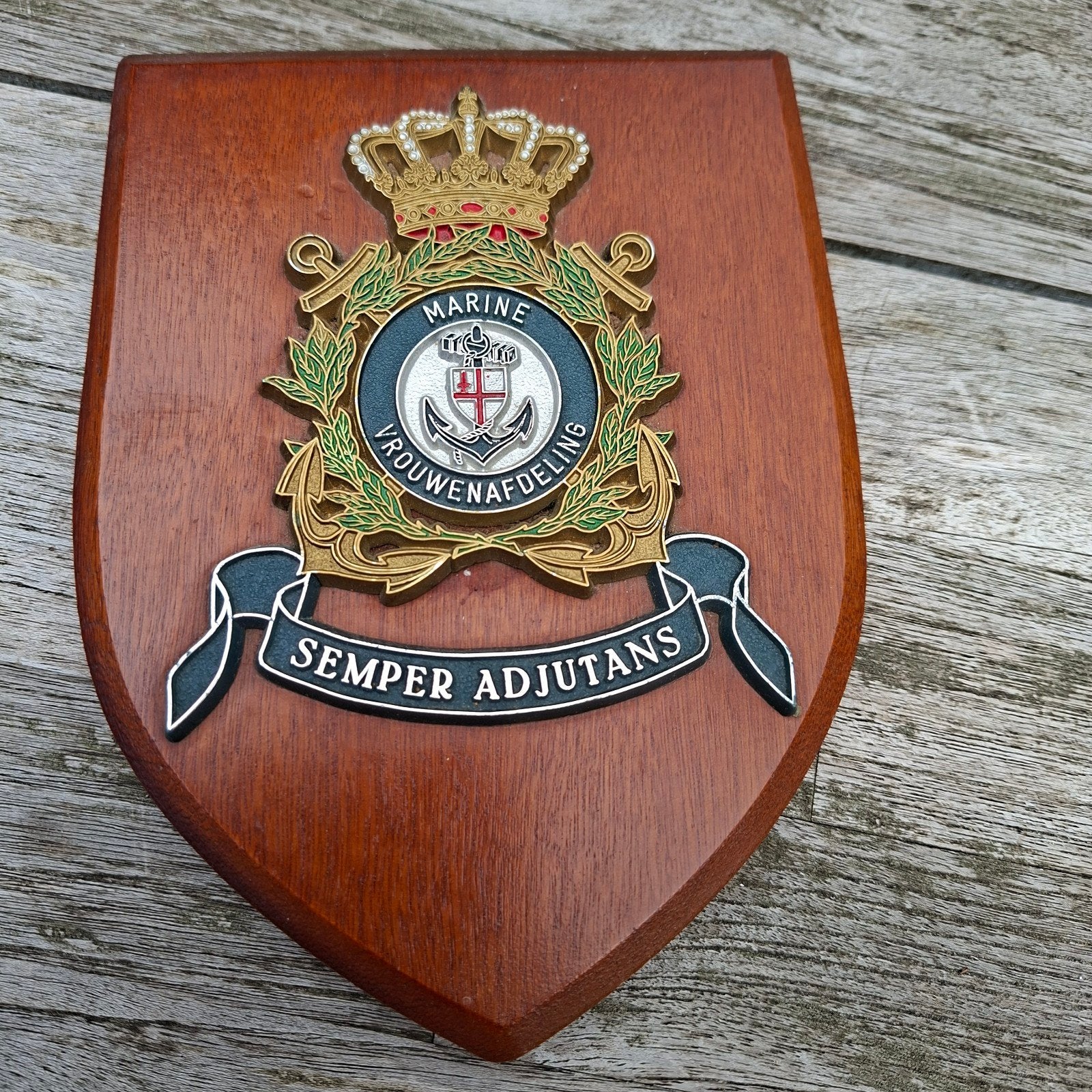 Marine Vrouwenafdeling Semper Adjutans wandbord, Ophalen of Verzenden, Marine, Nederland, Embleem of Badge
