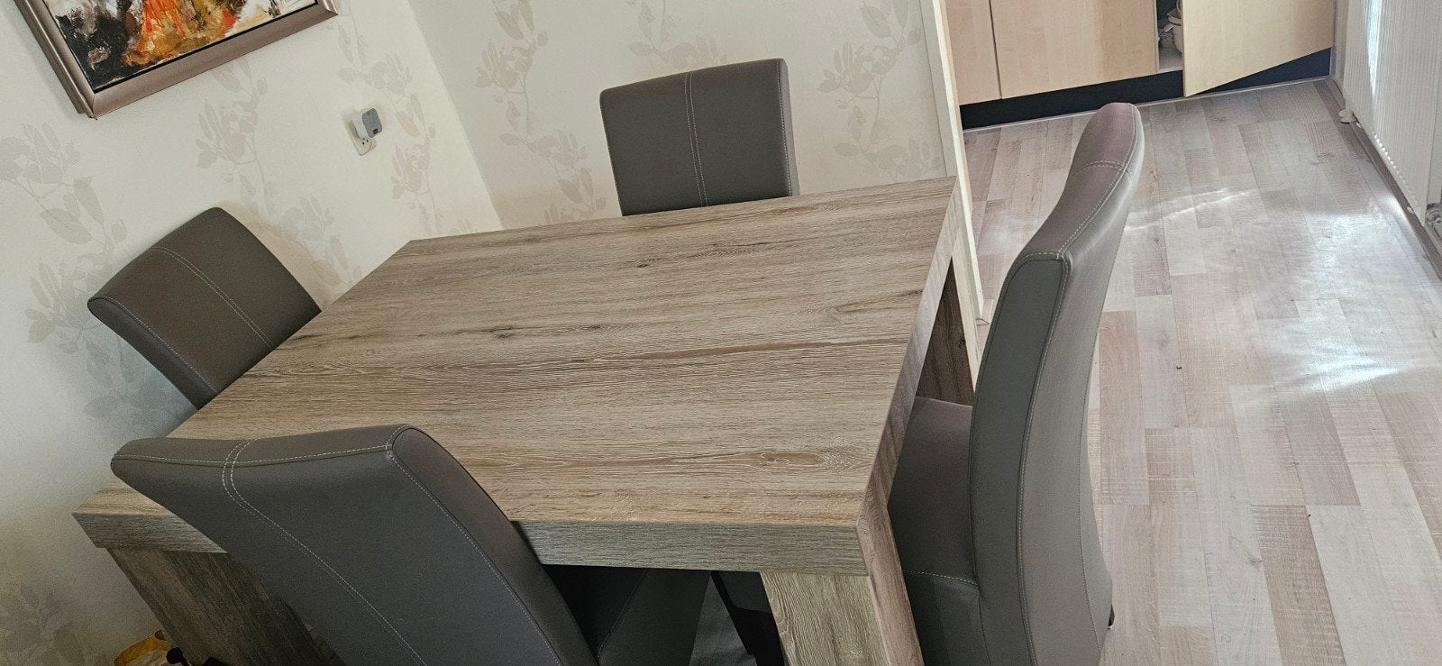 Eettafel 138x101x78 met 4 taupe stoelen - Nieuwstaat, Ophalen, Zo goed als nieuw, 4 tot 6 stoelen
