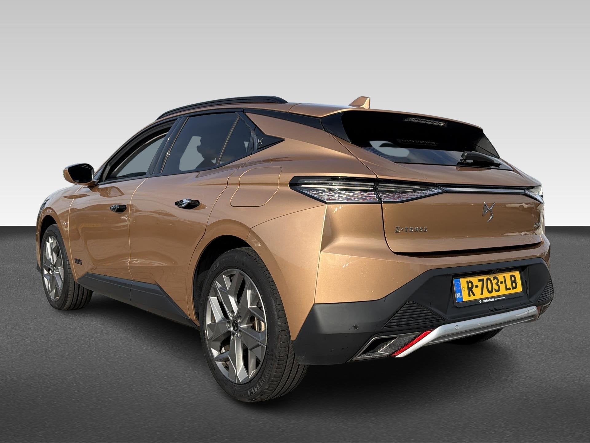 DS 4 1.6 E-Tense 225pk Automaat Trocadero Cross, Auto's, DS, Gebruikt, 4 cilinders, Bruin, Hybride Elektrisch/Benzine