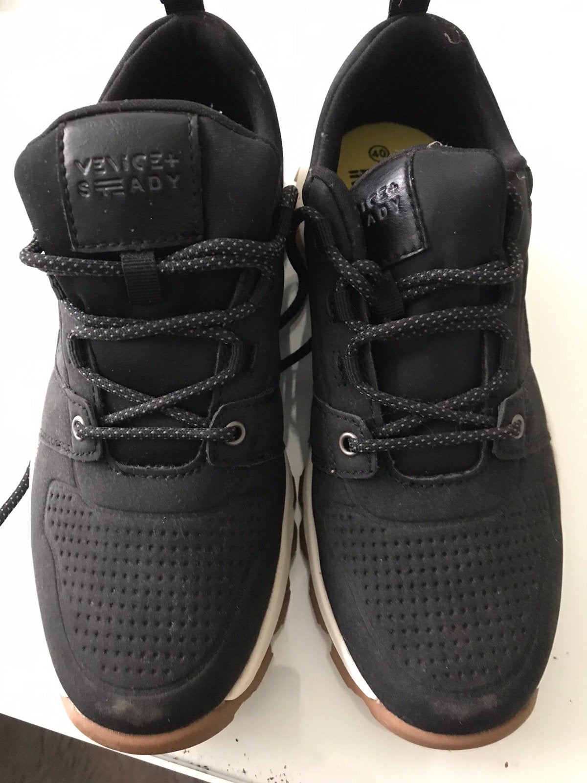 Venice + steady, Ophalen of Verzenden, Zo goed als nieuw, Sneakers of Gympen