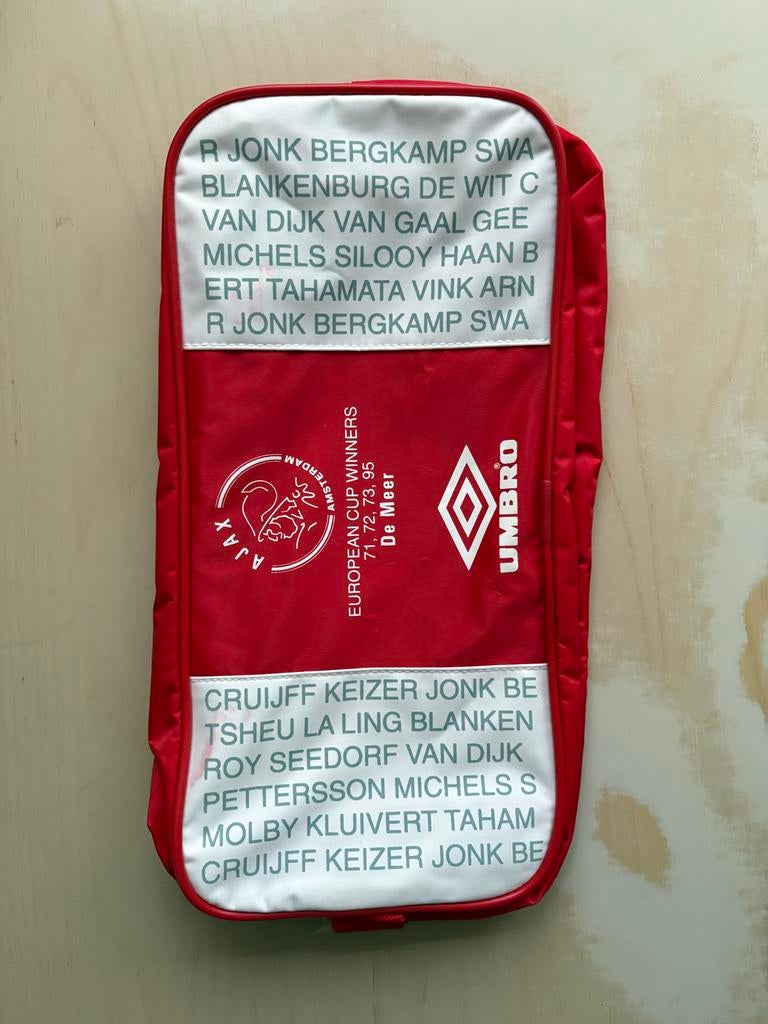 Nieuw Ajax Voetbalschoenentasje - Umbro Special Edition, Maat XL, Ophalen of Verzenden, Nieuw, Clubaccessoires