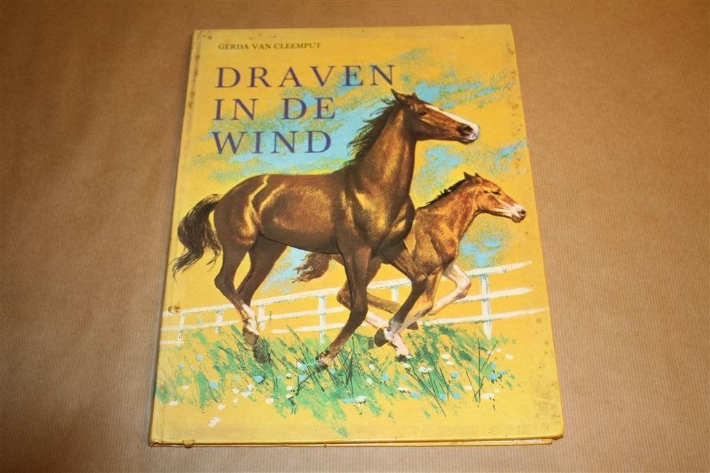 Draven in de wind - Illustraties Nemo - 1972, Boeken, Ophalen of Verzenden, Gelezen
